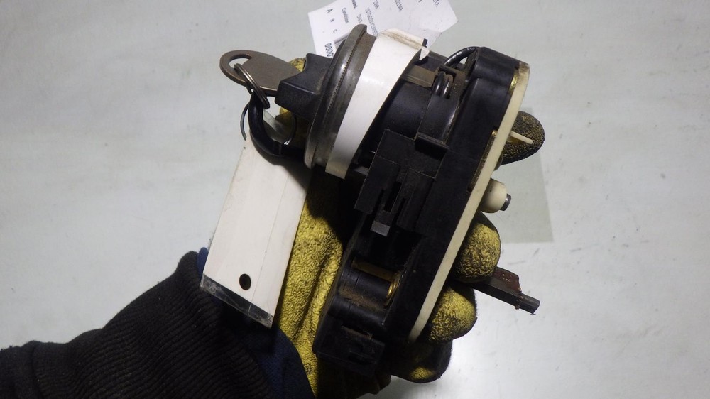 98 DODGE DAKOTA Ignition W/Key 56021346