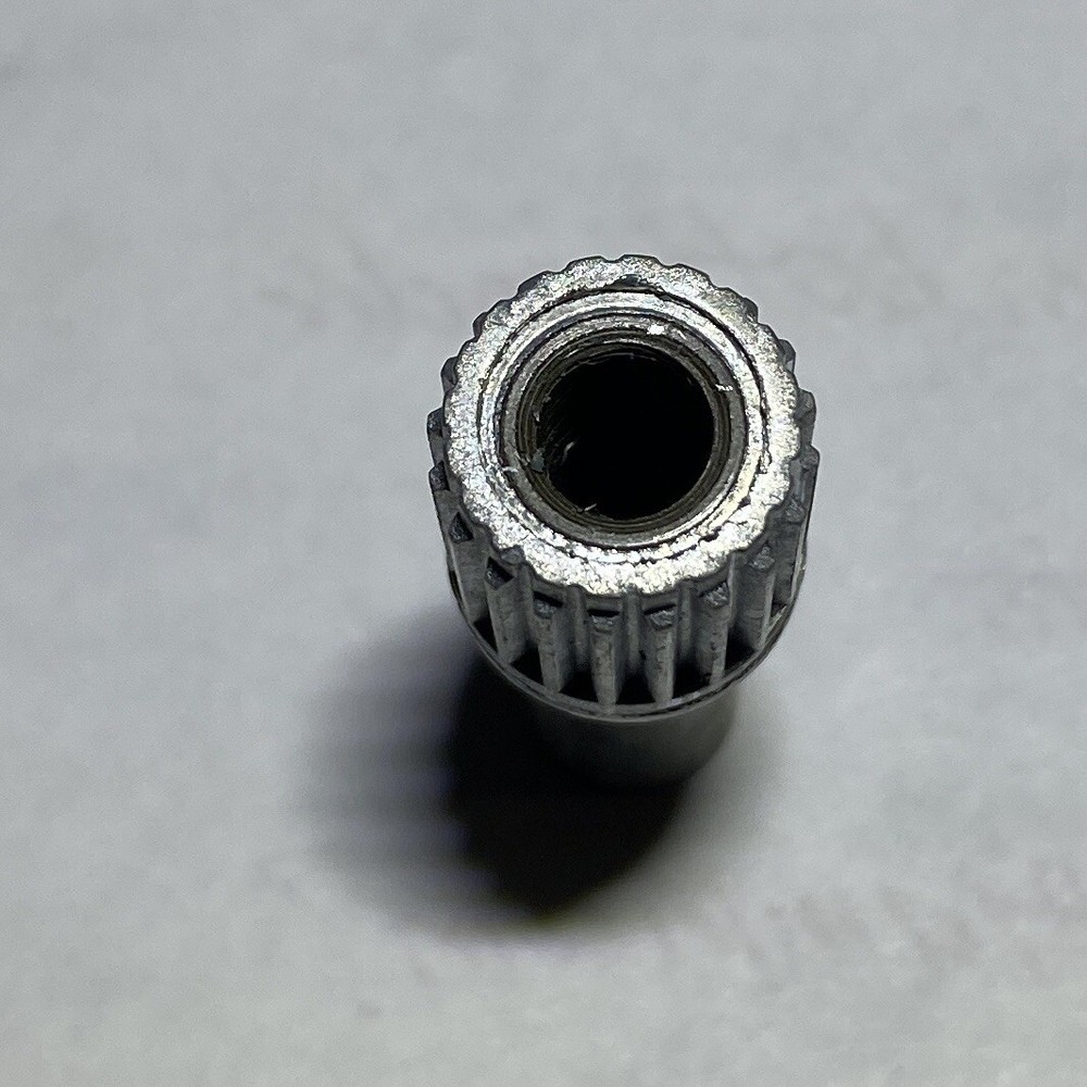 XM978 KNOB 9 INTERNAL THREADED 2BA563 DYNAPAR 324756-002