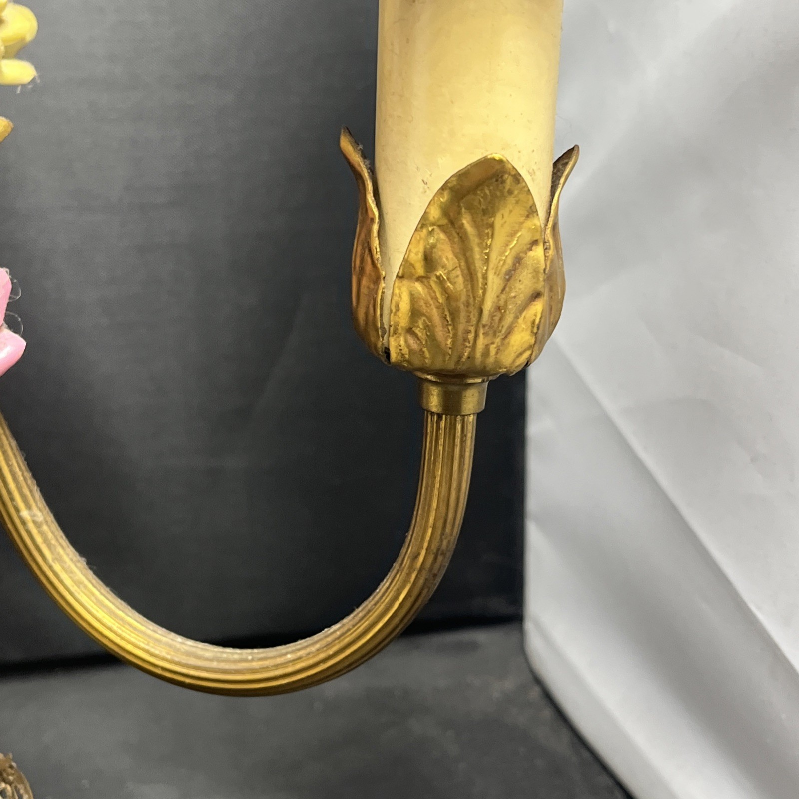 Antique Boudoir Porcelain Figurine/flower Lamp