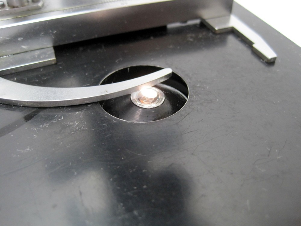 VTG Wolfe Wetzlar Monocular Microscope W/4 Objectives, X Y Stage & Light Source