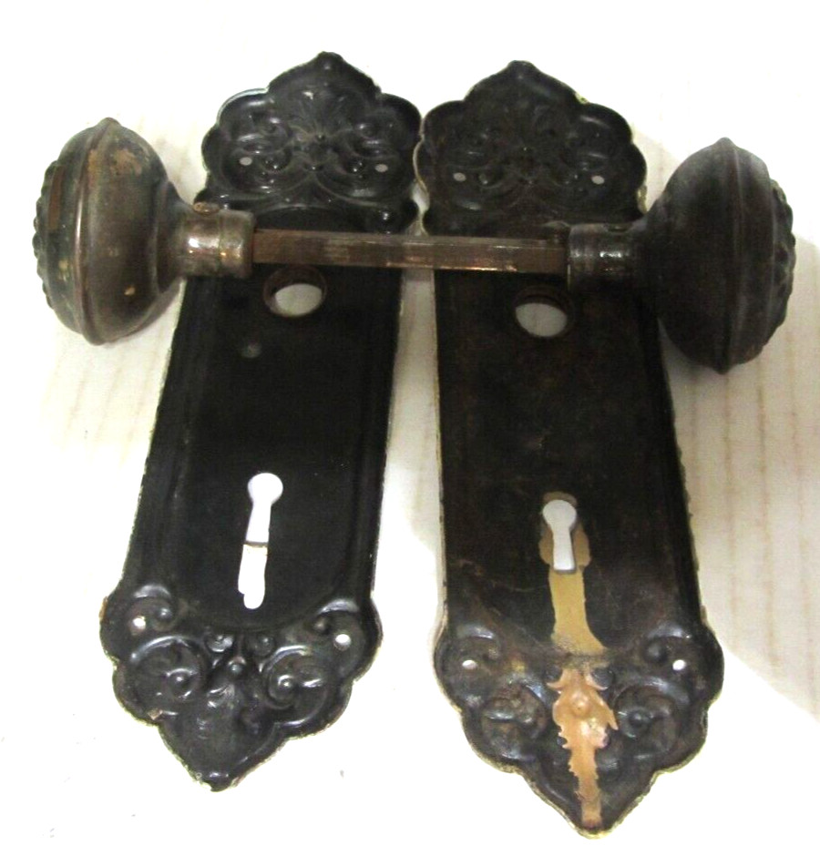Antique Metal Round Door Knobs With Faceplates Primitive Victorian