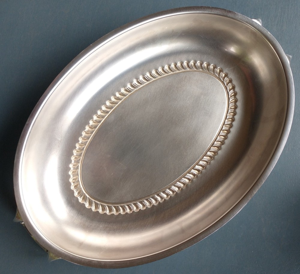 SILVERPLATE OVAL COVERED CASSEROLE W/ HANDLED LID & 2 PART GLASS INSERT