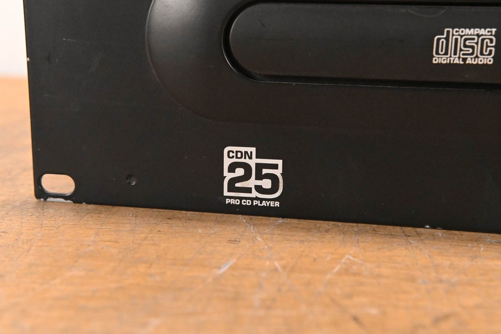 Numark CDN25 Professional Dual CD Player with Controller CG01UAC