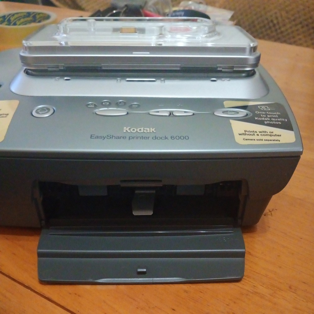 Kodak Digital Camera EasyShare C340 5.0MP Silver and printer 6000 dock