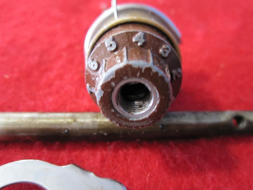 1961 SINGER SEWING MACHINE MODEL 503A THREAD TENSIONER