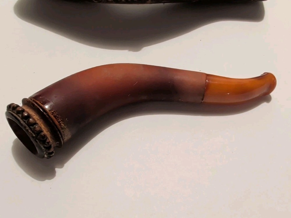 amber pipe Stem sherlock holmes? With Case
