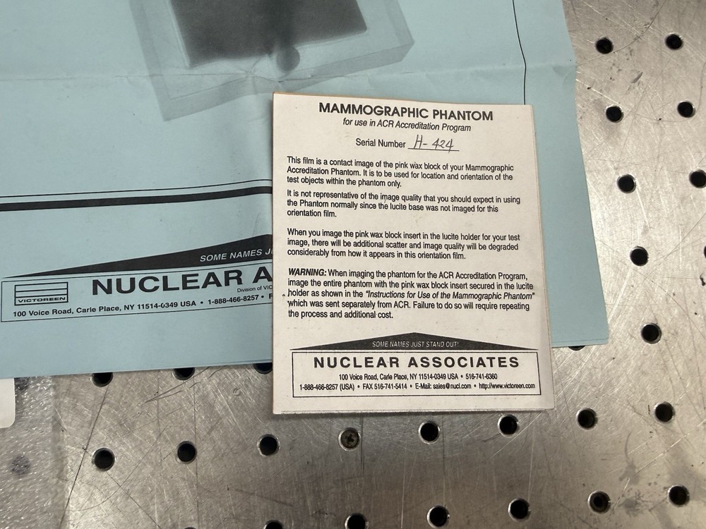 Victoreen 18-220 Phantom Calibration Test Block w/ Case Manu