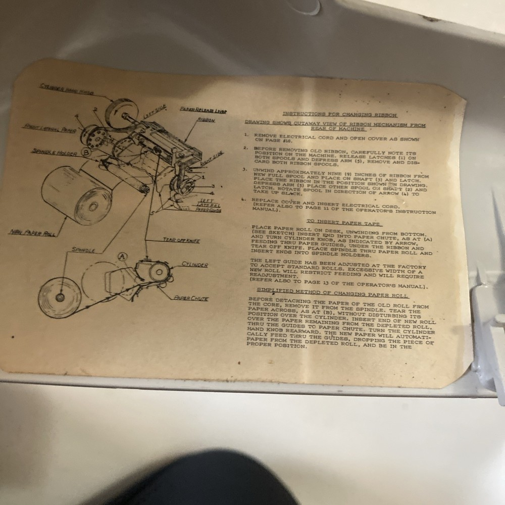 Vintage Underwood Adding Machine 1958 with Case Nice!