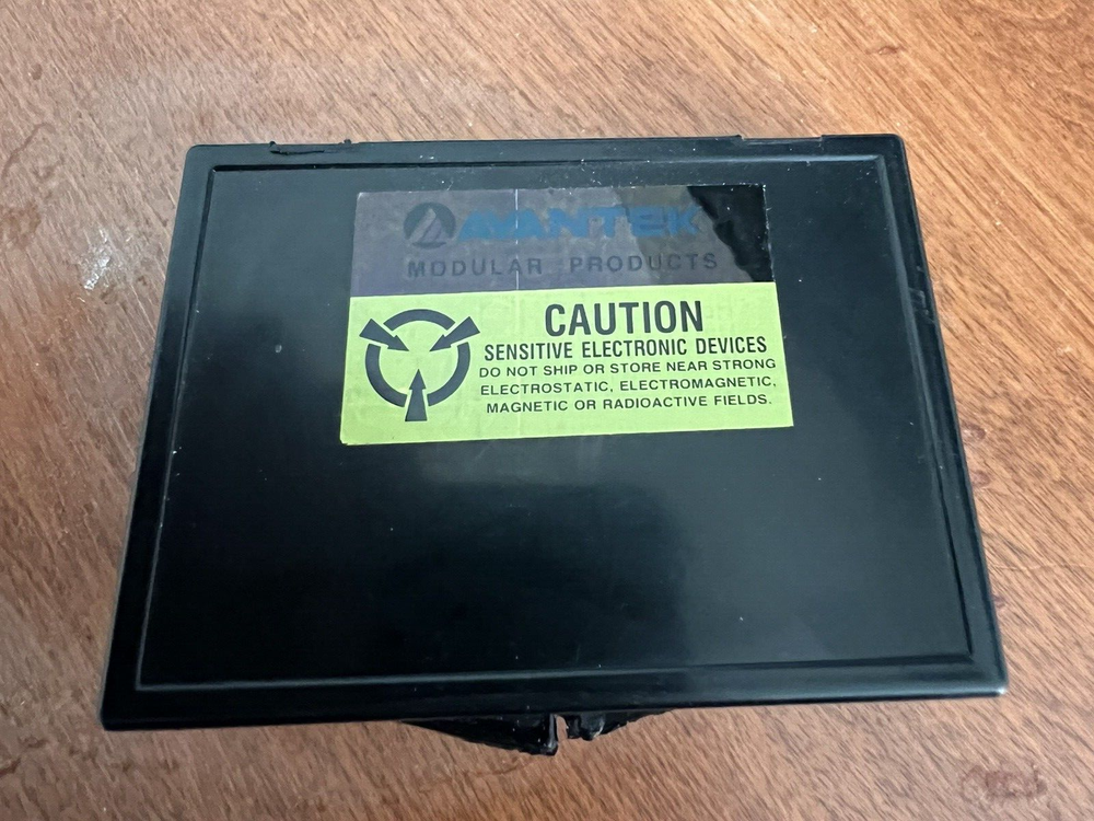 Avantek ACT5-211-3 Amplifier