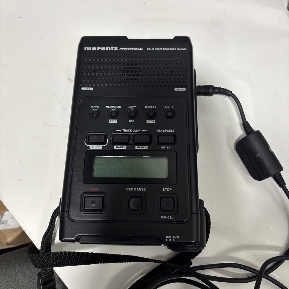 Marantz Professional PMD660 Solid-State Digital Audio Recorder With Powercord