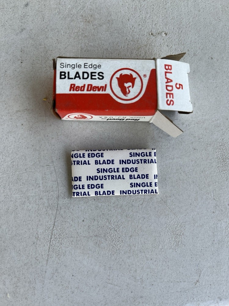 Vintage Red Devil Razor Blade Scrapers (1) Single Edge Blades