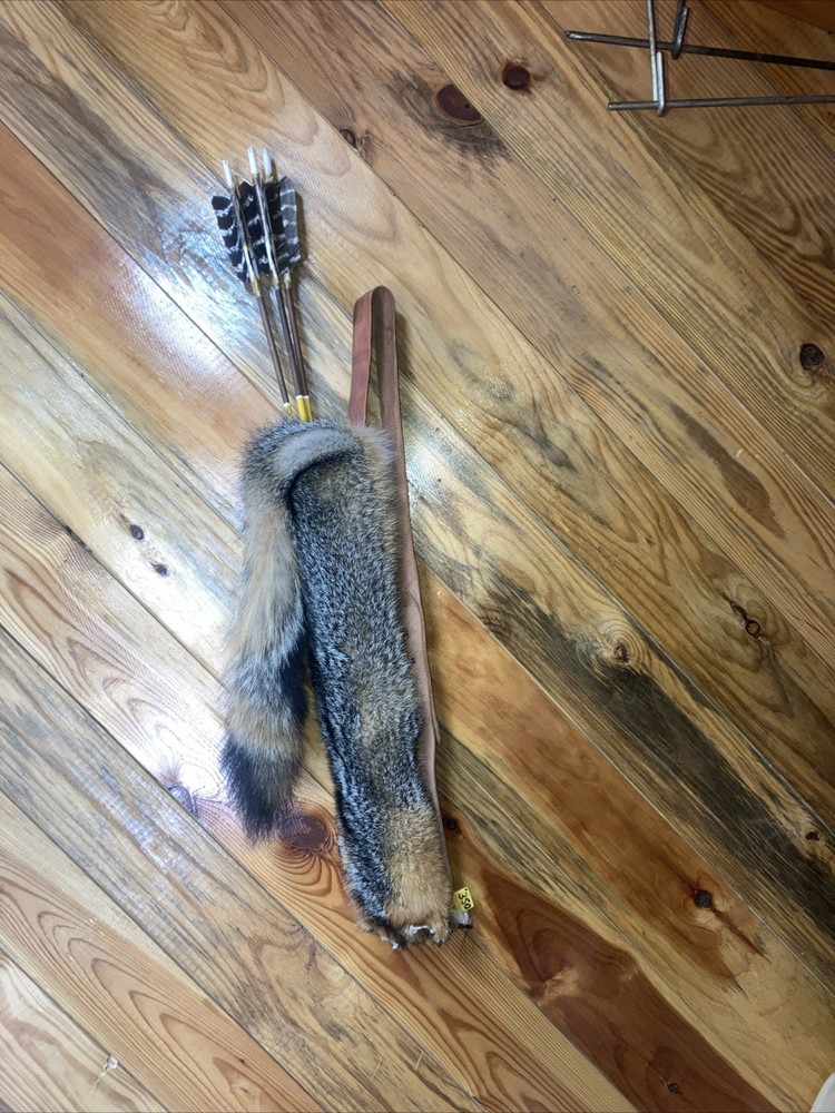 Gray Fox Arrow Quiver With Arrows