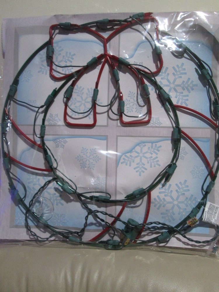 New - Lighted Wreath 35 mini lights ( size: 16 in )