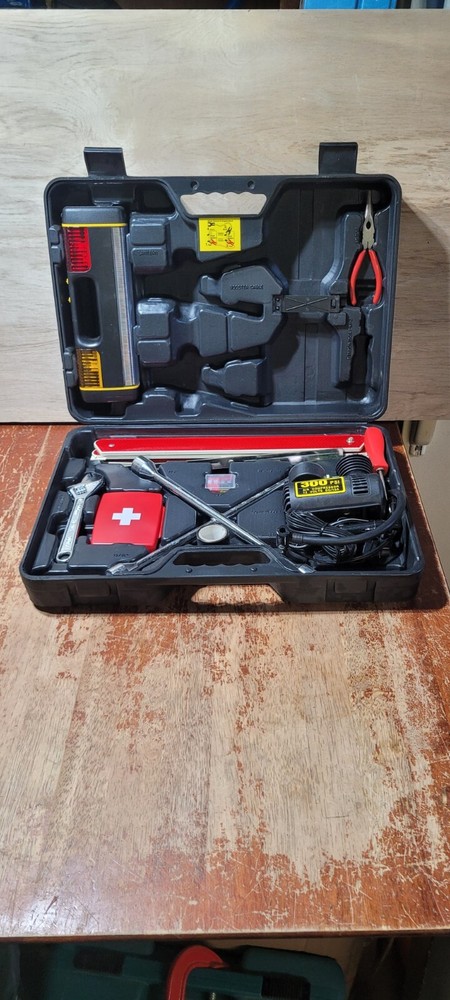 Emergency Auto Safety Kit