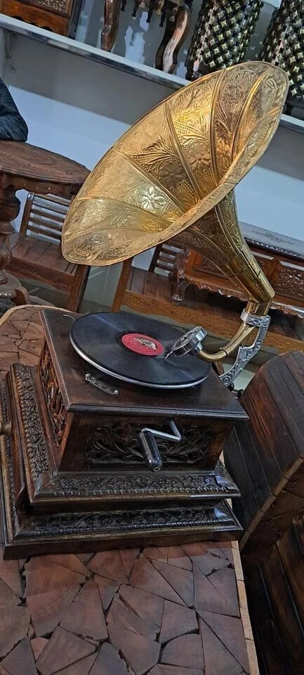 Vintage HMV Gramophone Fully Functional working Phonograph, win-up record player