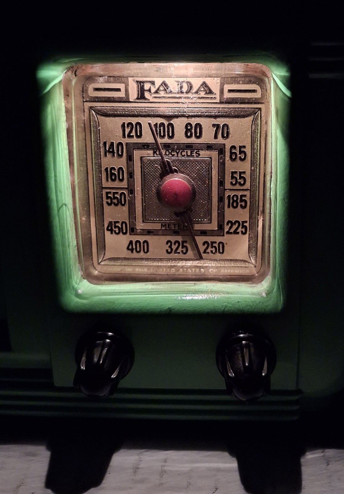 Old Antique Bakelite Fada Vintage Tube Radio - Restored & Working Deco Tabletop