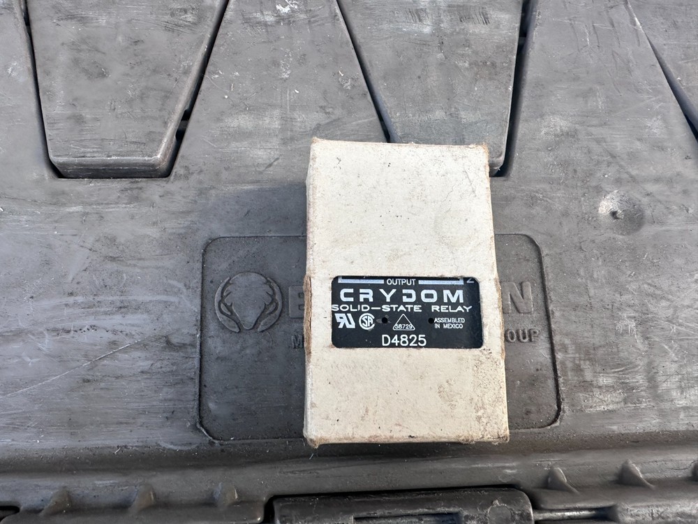 Crydom D4825 Solid State Relay