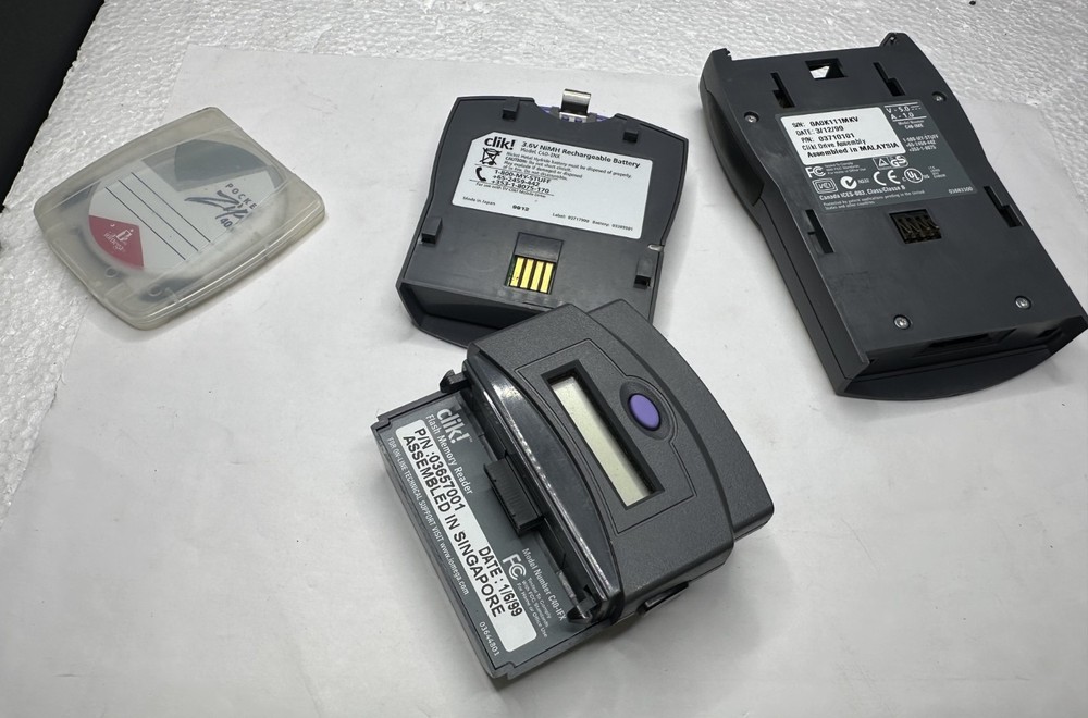 IOMEGA CLIK! C40-IME FLASH MEMORY, DISC, READER, UNTESTED, STRICTLY FOR PARTS