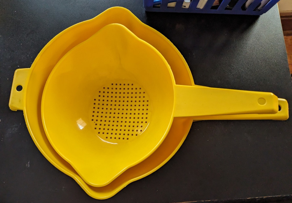 2 Tupperware Yellow Colanders 1 Quart (small) 2 Quart (large) Strainers Exc Cond