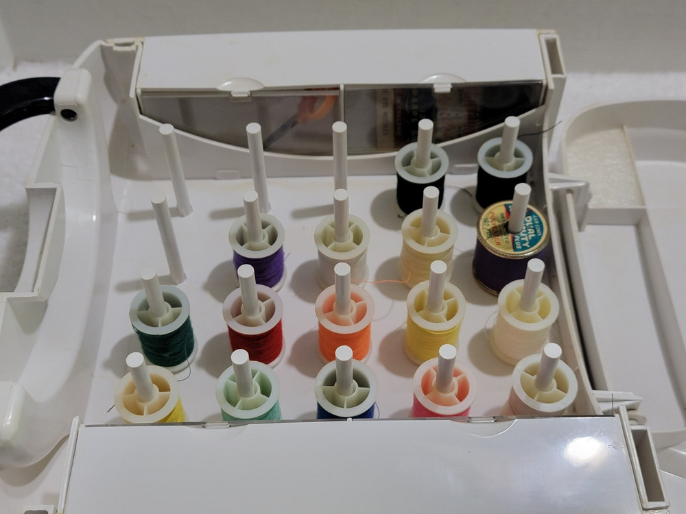 Singer Sew Essentials Storage Box Case Portable Organizer W/Thread & Accessories