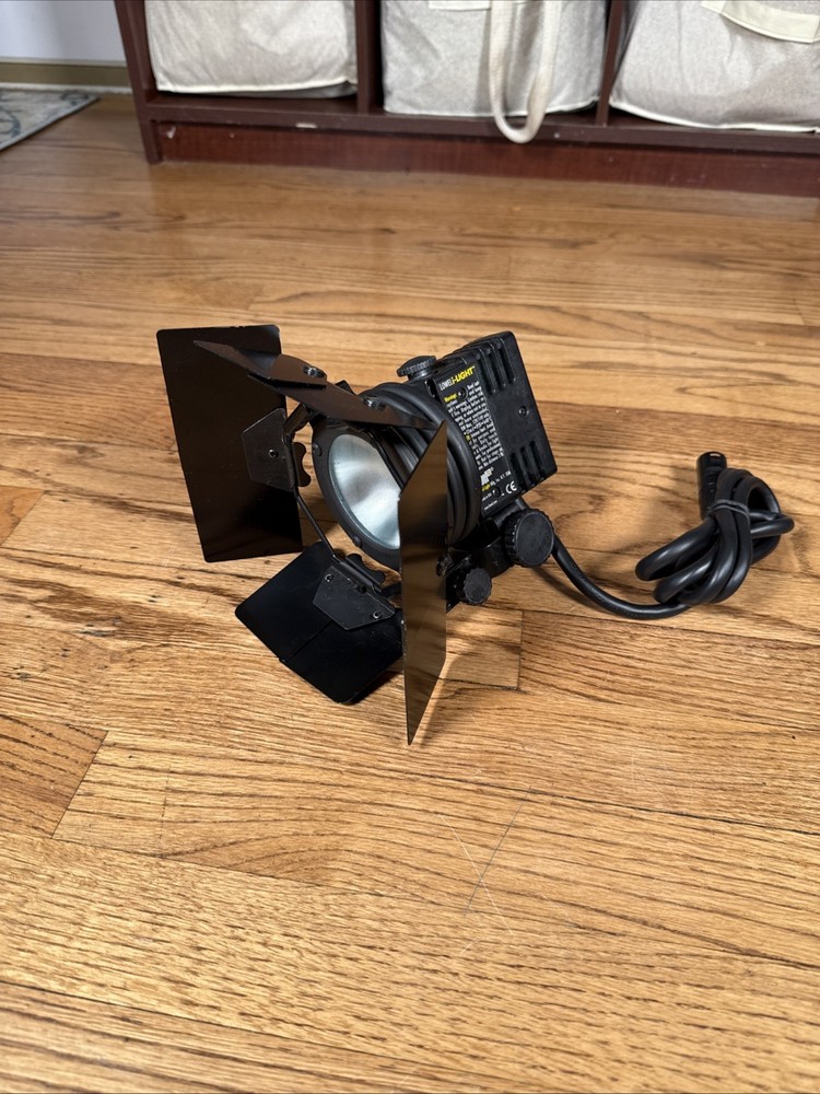 Lowel iLight 100 Watt Studio Light i-Light