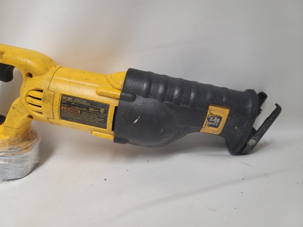 DEWALT RECIPROCATING SAW DC385