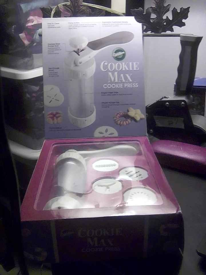 Wilton Cookie Max Press - 12 Shapes
