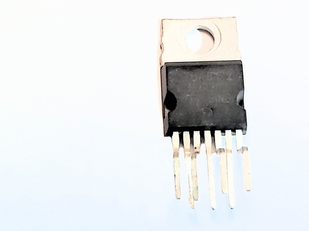 TDA8172 "Original" ST  7P ZIP IC with Heat sink tab 1  pc