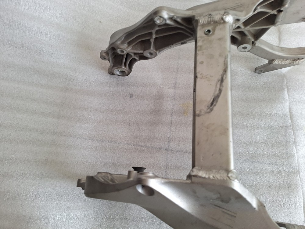 WB12. Honda CBR 600 F PC35 2001 Frame + Papers Document