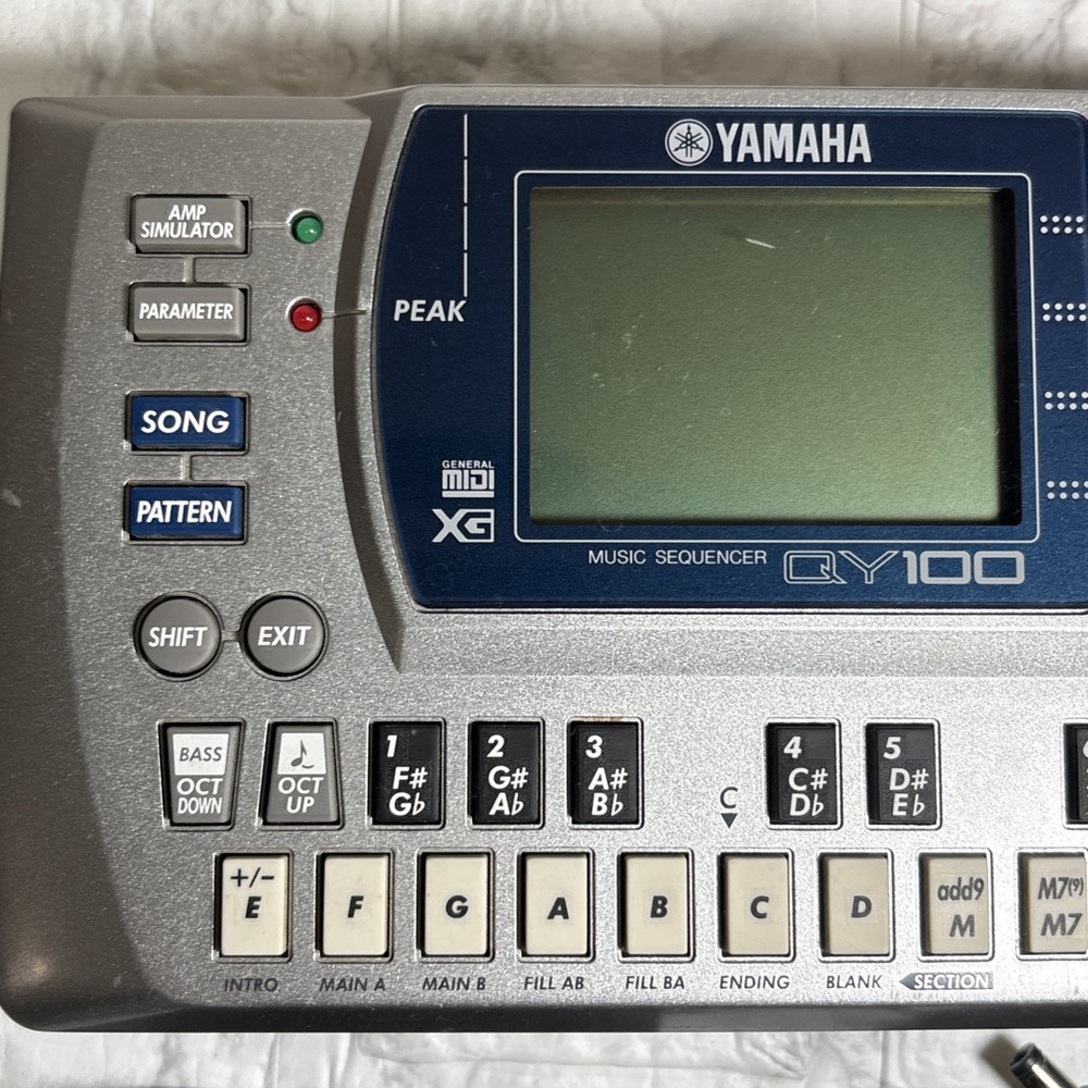 YAMAHA QY100 Music Sequencer Sampler Sound Module