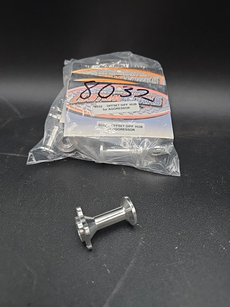 Custom Works Aggressor Offset Diff Hub 8032 Pan Car Rc