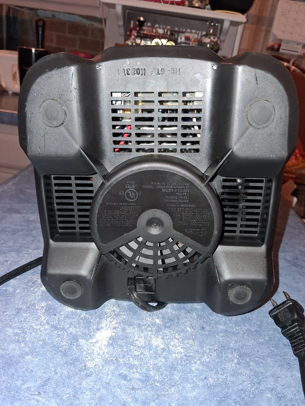 Oster Pro 1200 Food Processor In Very Nice Condition! Works Great!