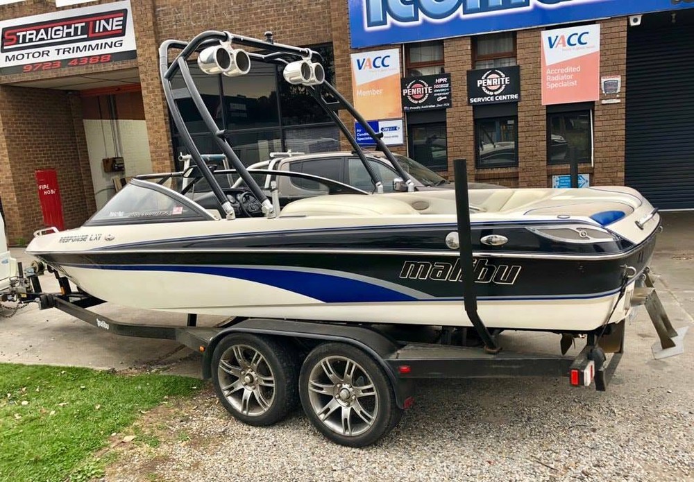 Black Reborn Launch Forward-facing Wakeboard Tower Fast Install & Fold Down
