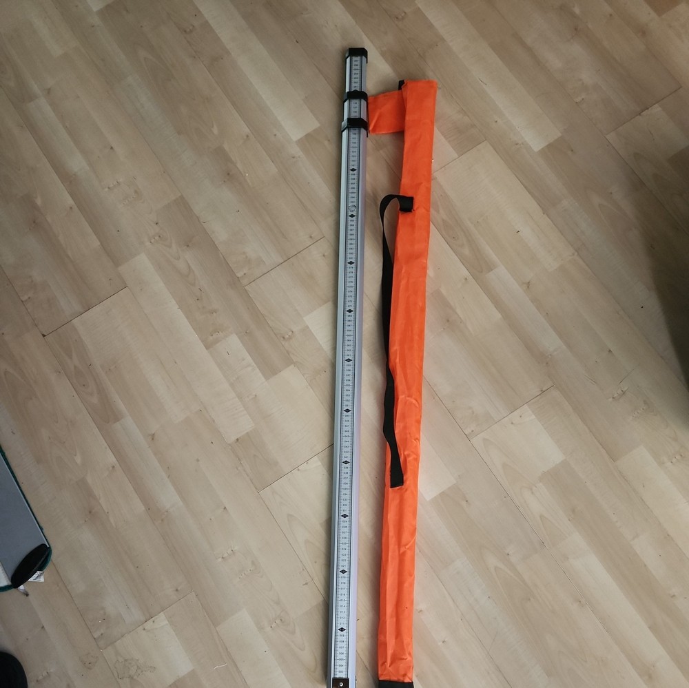 ALUMINIUM TELESCOPIC LEVELING STAFF - adjustable