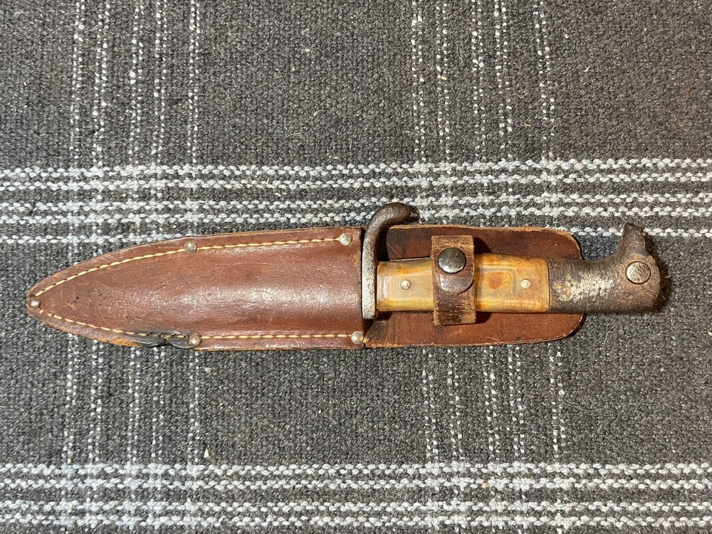 Fixed Blade Knife with Sheath !!!