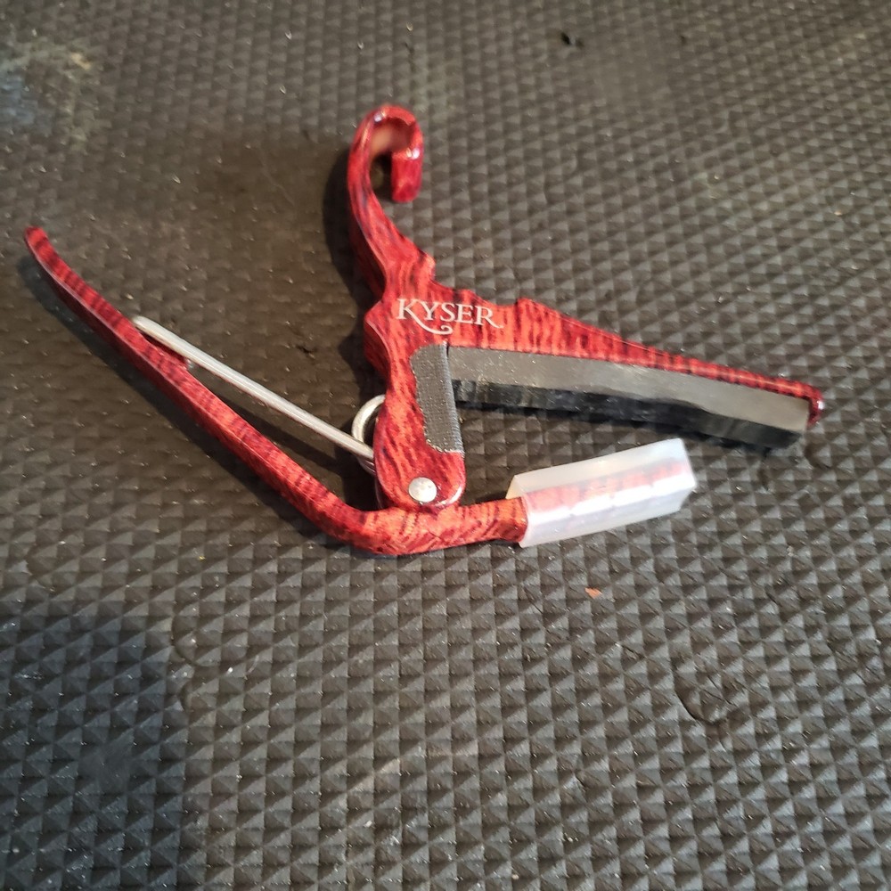 Kyser Wood Grain Capo