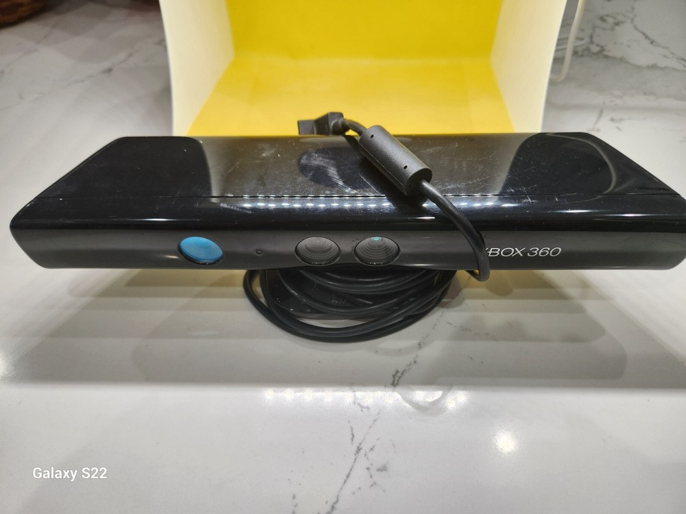 Microsoft Xbox 360 Kinect Sensor - Black