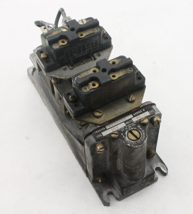 General Electric CR2820B 111AA22 Time Delay Relay