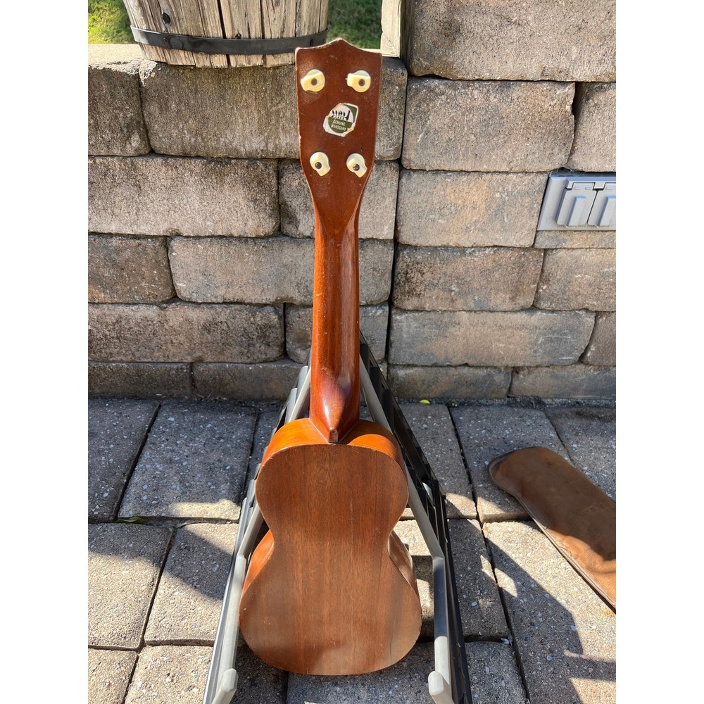 Vintage 1950’s Harmony Roy Smeck Ukulele