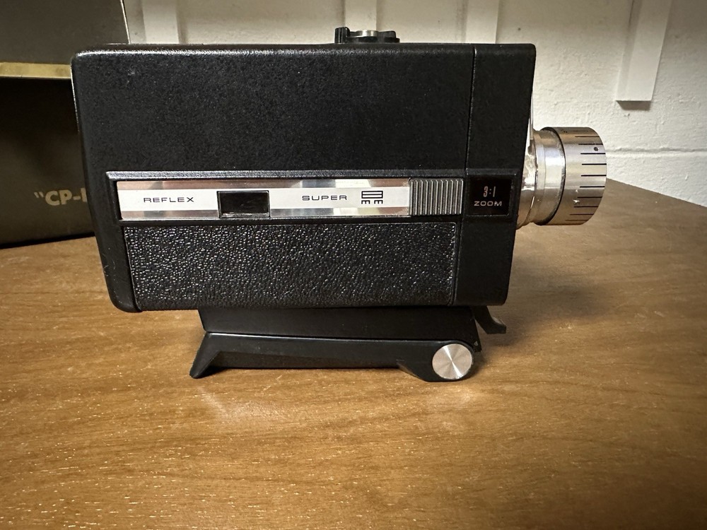 Sears Super-8 Easi-Load C160 With Case And Flash Untested