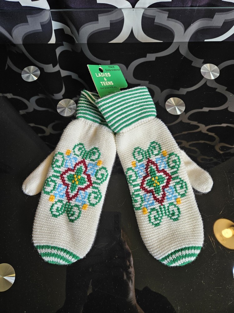 80s NWT Hand Embroidered Mittens Geometric