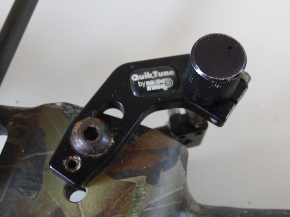 Jennings radiant compound bow with arrow rest sight peep release loop left hand