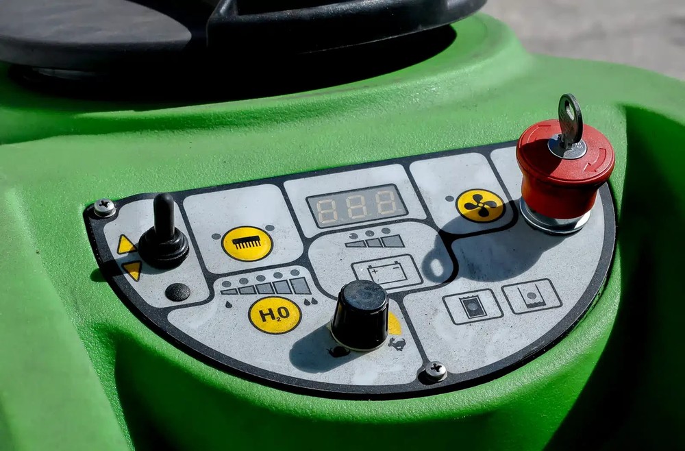 Used IPC Eagle CT40 Floor Scrubber