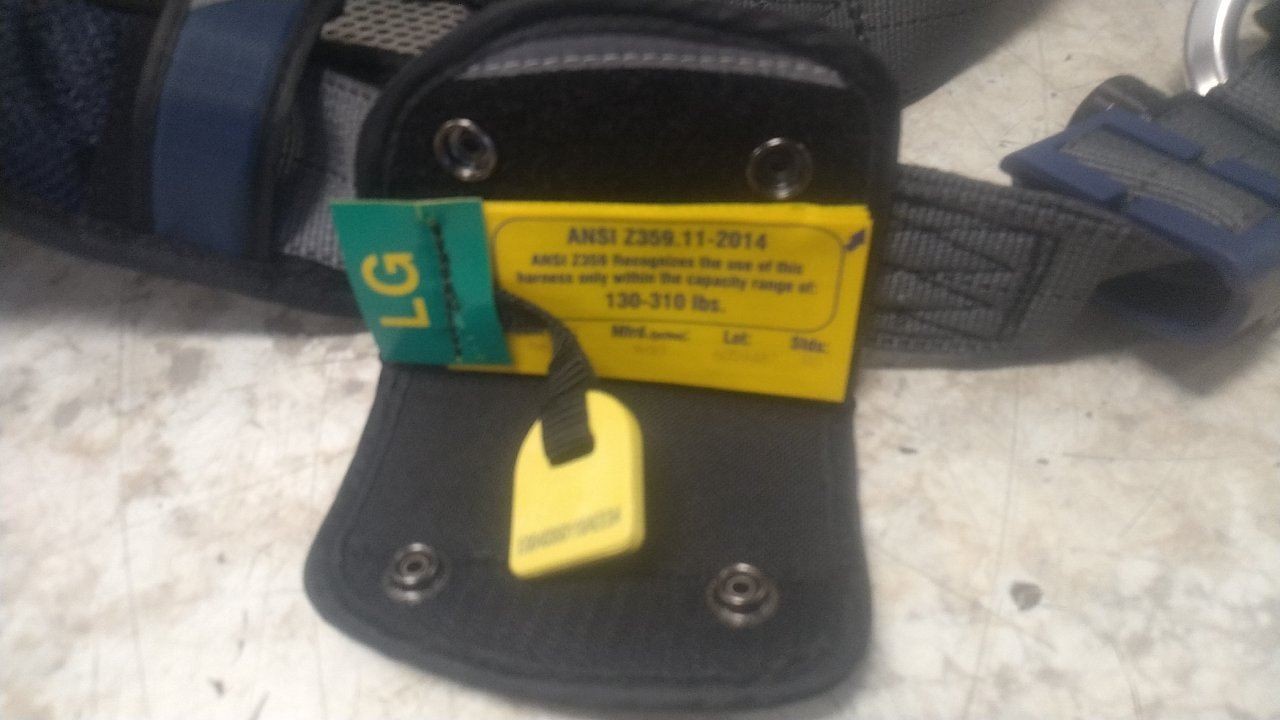 3M DBI-Sala 1140123 Size L 420 Lb Weight Cap Full Body Harness