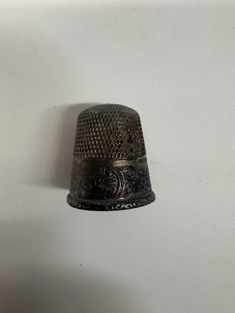 Antique Solid Silver Sewing Thimble c1910 Floral Repousse Pattern w/ Box