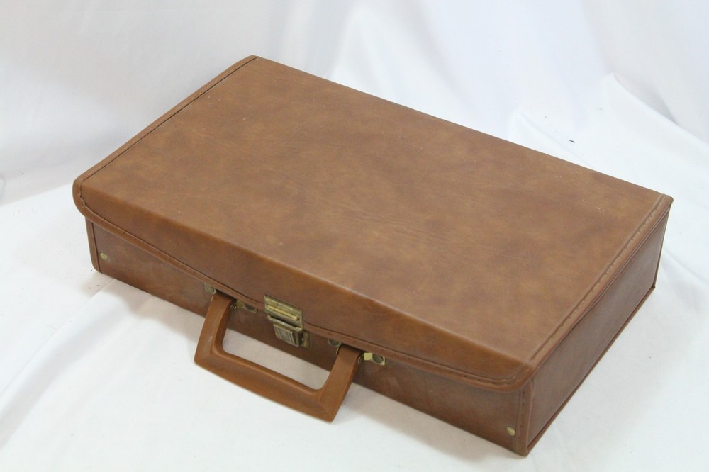 32 Cassette Storage  Case Vinyl K