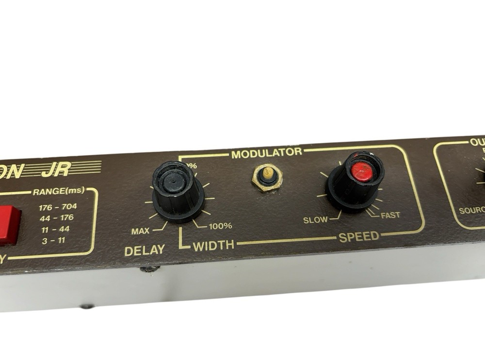 Vintage Deltalab Effectron JR-700 Digital Delay Flange Echo Rack Mount-MODIFIED