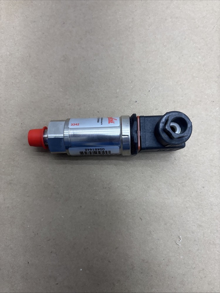 New In Box DANFOSS 060G3805 500 psi pressure transducer AKS32 1-5 VDC sensor