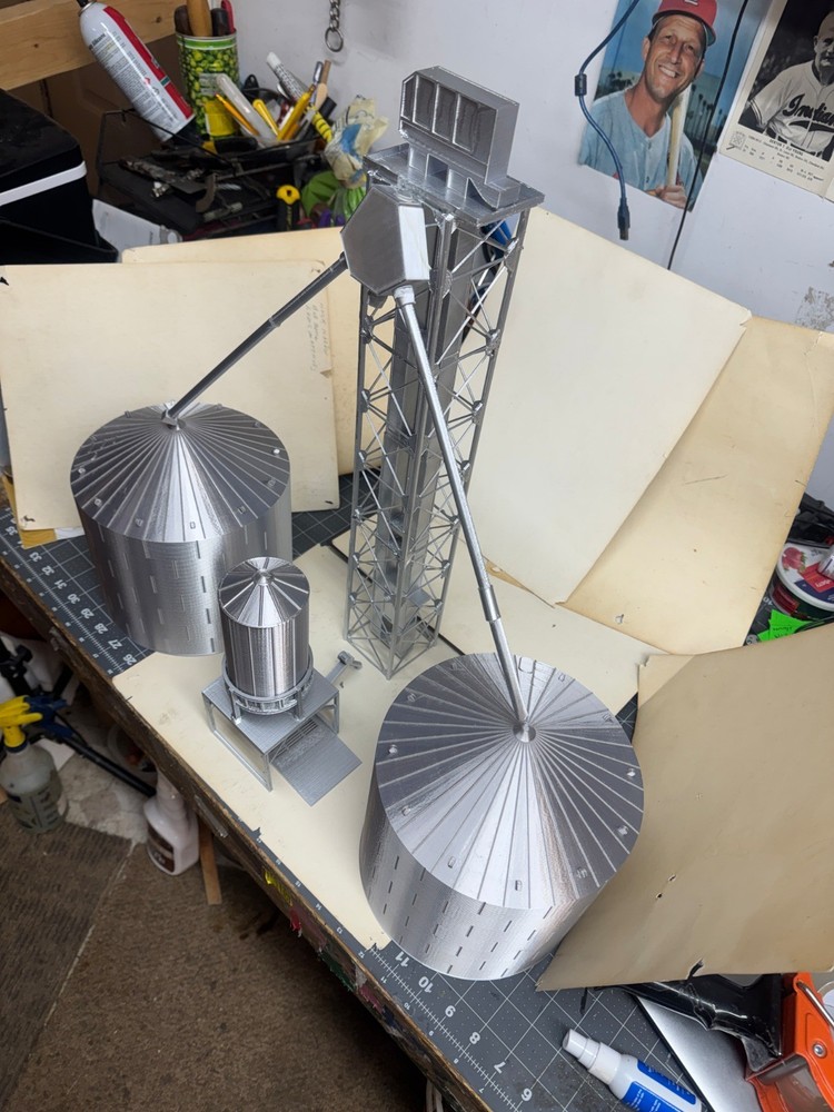 Farm Grain Bin Model Set 3D Printed 2 Bins Leg Tower Pit Auger Unloading Bin