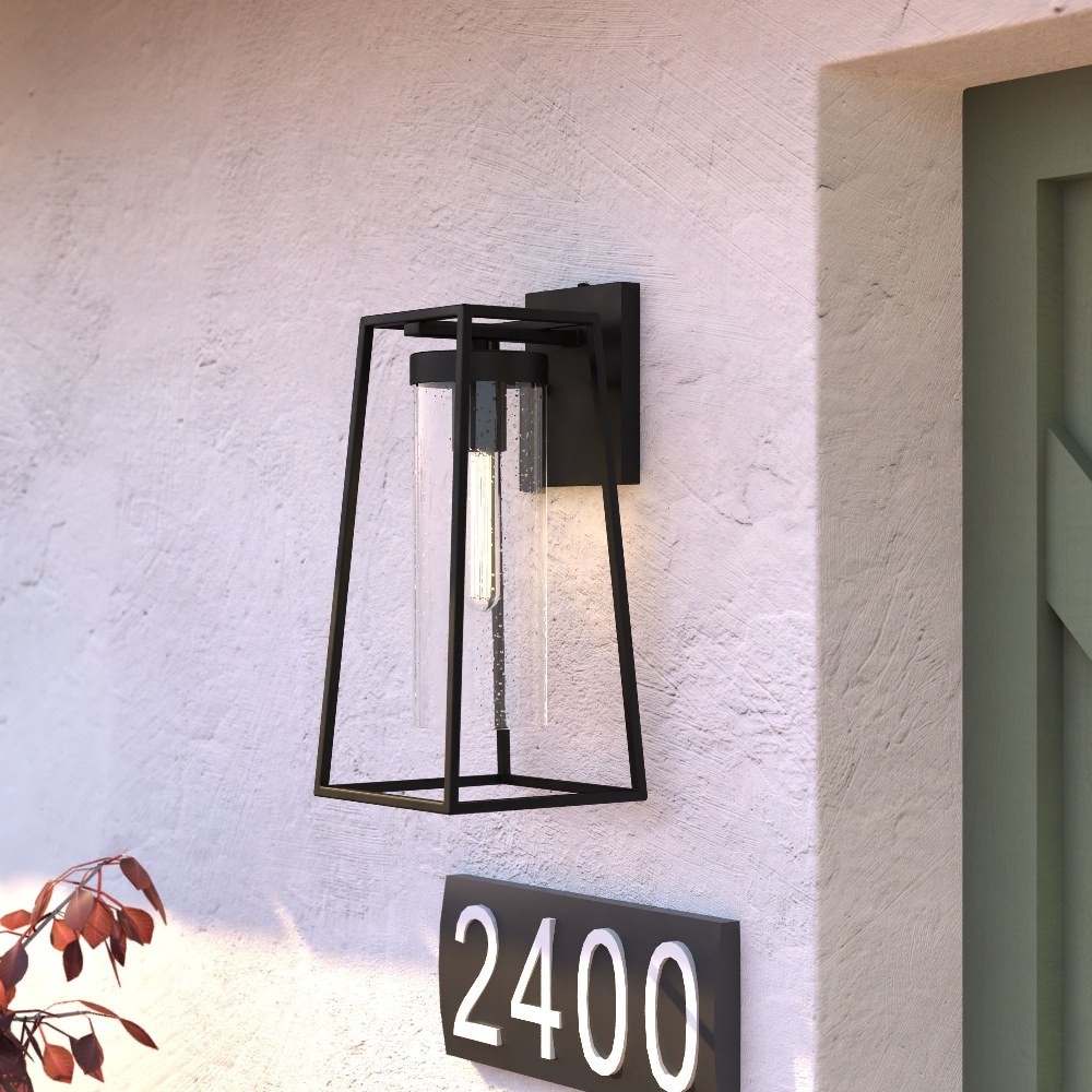 Nash 1-Light Outdoor Wall Sconce in Transitional and Rectangular Style 13.75